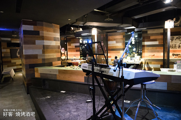 好客 音樂料理現場LIVE演唱(市府店):【邀約|好客燒烤市府店】大蝦、生蠔、干貝、戰斧牛排燒烤吃到飽 Q彈帝王蟹剔牙!! 還有LIVE演奏陪你烤!!