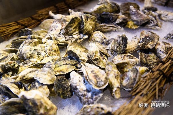 好客 音樂料理現場LIVE演唱(市府店):【邀約|好客燒烤市府店】大蝦、生蠔、干貝、戰斧牛排燒烤吃到飽 Q彈帝王蟹剔牙!! 還有LIVE演奏陪你烤!!