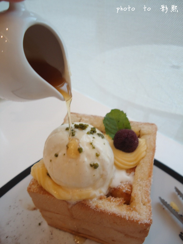 Dazzling Cafe Sky(4店)：【台中。西屯】 Dazzling Cafe Sky~新品：酥脆熔岩吐司、當日壽星免費招待經典蜜糖吐司