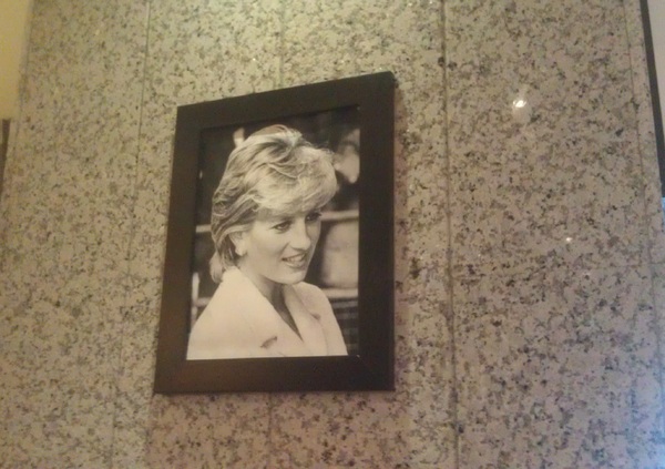 威靈頓街1號：[台北] 威靈頓街一號 港式茶餐廳 北車美食好選擇