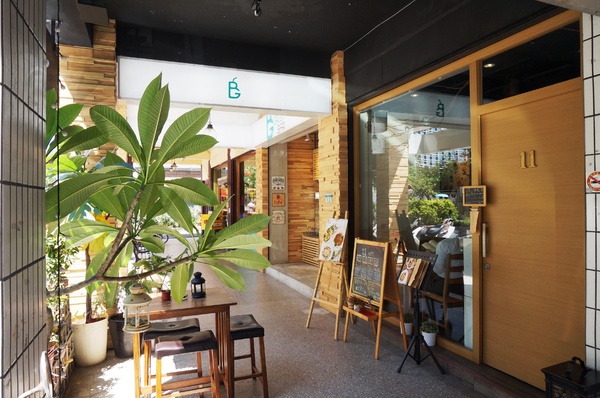 11 Cafe'：11 Cafe - 義大利麵商業午餐