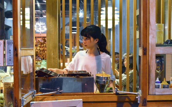 INO ICE(草悟道店)：『台中||西屯區』綠園道日式散步甜食&特色飲品-ino ice雞蛋糕