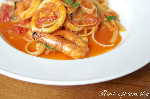 咖啡糖義式廚房：宜蘭(市)美食~Brown Taffy咖啡糖 義式廚房 下午茶 咖啡~漂亮的蜜糖珠寶盒