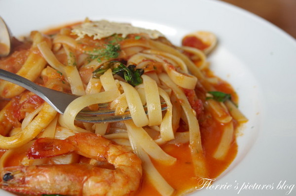 咖啡糖義式廚房：宜蘭(市)美食~Brown Taffy咖啡糖 義式廚房 下午茶 咖啡~漂亮的蜜糖珠寶盒