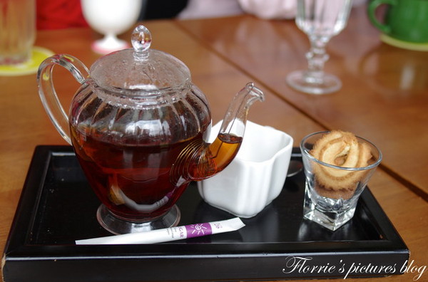 咖啡糖義式廚房：宜蘭(市)美食~Brown Taffy咖啡糖 義式廚房 下午茶 咖啡~漂亮的蜜糖珠寶盒