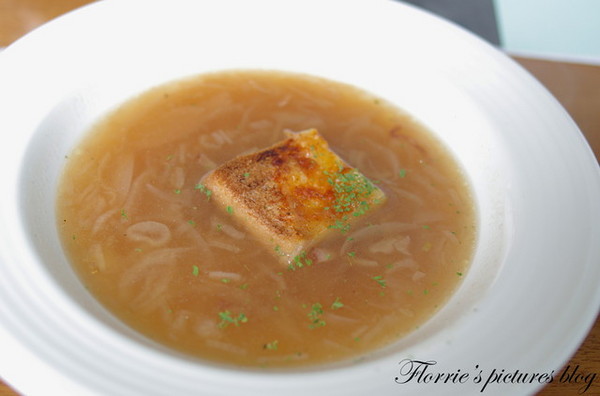 咖啡糖義式廚房：宜蘭(市)美食~Brown Taffy咖啡糖 義式廚房 下午茶 咖啡~漂亮的蜜糖珠寶盒