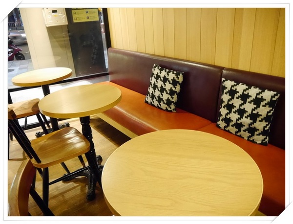 Gloria Jean’s Coffees高樂雅咖啡(台北民權店):【中山區】澳洲最大的咖啡連鎖店Gloria Jean’s Coffees高樂雅咖啡-讚不絕口的比利時鬆餅出現了!!