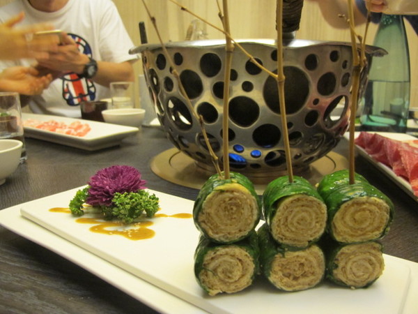 寬巷子鍋品美食：(食記)台北士林寬巷子提供藝術品般的火鍋料。視覺及味覺雙重饗宴一次滿足。