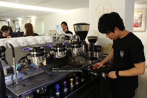 Artista Perfetto (AP) 信義區咖啡廳，冠軍拉花咖啡