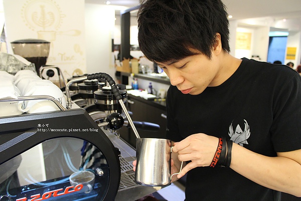 Artista Perfetto (AP) 信義區咖啡廳，冠軍拉花咖啡