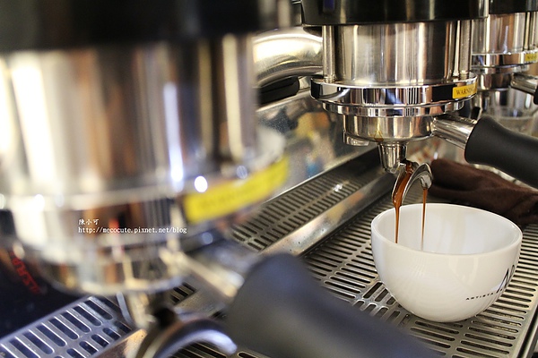 Artista Perfetto (AP) 信義區咖啡廳，冠軍拉花咖啡