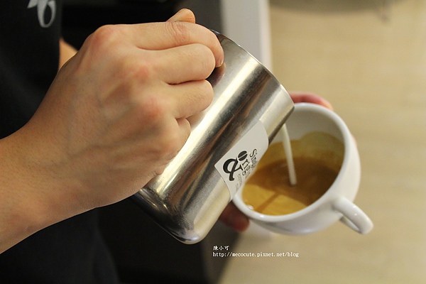 Artista Perfetto (AP) 信義區咖啡廳，冠軍拉花咖啡