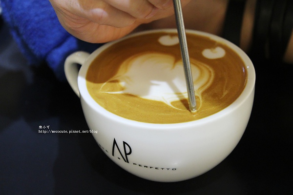 Artista Perfetto (AP) 信義區咖啡廳，冠軍拉花咖啡
