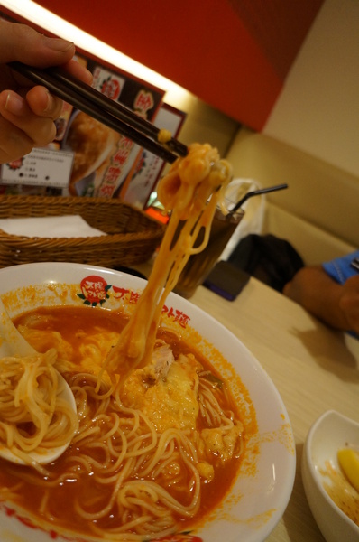 太陽蕃茄拉麵 (太陽のトマト麺)(站前店)：太陽蕃茄拉麵 ♥ 健康美味拉麵 ♥自家製麵