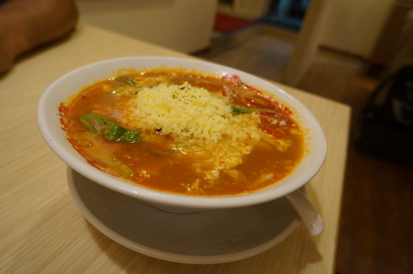 太陽蕃茄拉麵 (太陽のトマト麺)(站前店)：太陽蕃茄拉麵 ♥ 健康美味拉麵 ♥自家製麵