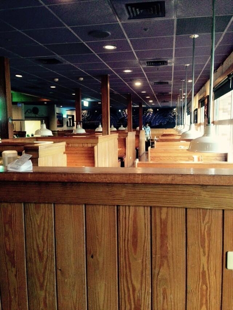 澳美客Outback Steakhouse(新竹竹北店)：[新竹 竹北] Out Back~美式餐點好熱鬧~~