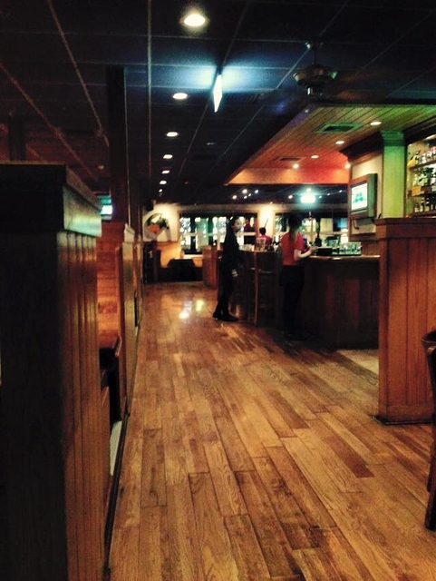 澳美客Outback Steakhouse(新竹竹北店)：[新竹 竹北] Out Back~美式餐點好熱鬧~~