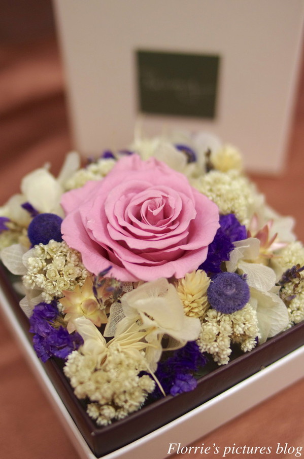 Boite de bijou 珠寶盒法式點心坊：台北大安區美食~珠寶盒法式點心坊boîte de bijou(麗水店)~馬卡龍不凋花禮~漂亮又甜滋滋的情人節禮盒