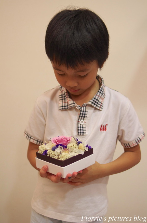 Boite de bijou 珠寶盒法式點心坊：台北大安區美食~珠寶盒法式點心坊boîte de bijou(麗水店)~馬卡龍不凋花禮~漂亮又甜滋滋的情人節禮盒