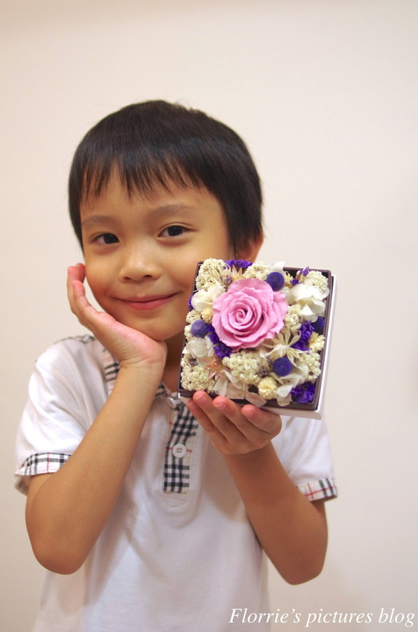 Boite de bijou 珠寶盒法式點心坊：台北大安區美食~珠寶盒法式點心坊boîte de bijou(麗水店)~馬卡龍不凋花禮~漂亮又甜滋滋的情人節禮盒