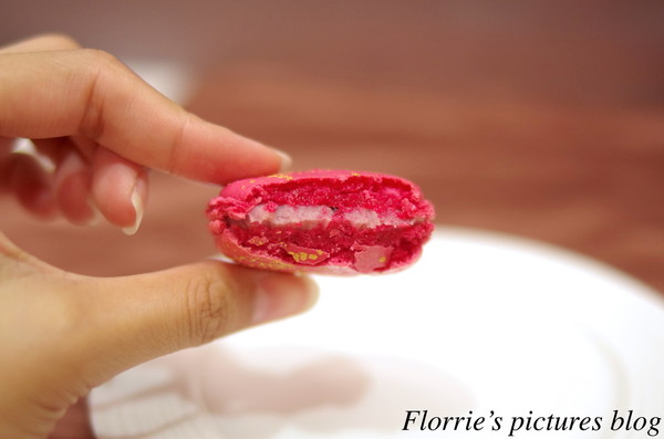 Boite de bijou 珠寶盒法式點心坊：台北大安區美食~珠寶盒法式點心坊boîte de bijou(麗水店)~馬卡龍不凋花禮~漂亮又甜滋滋的情人節禮盒