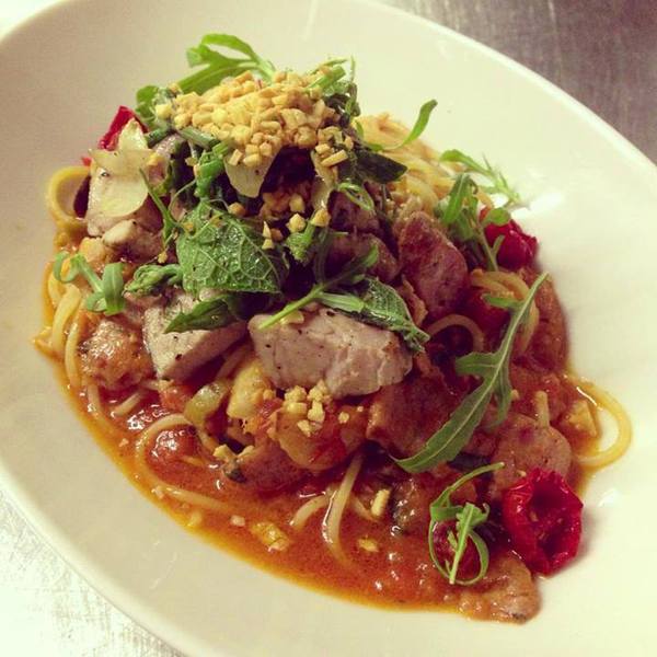 562303_678842745467904_791911111_n