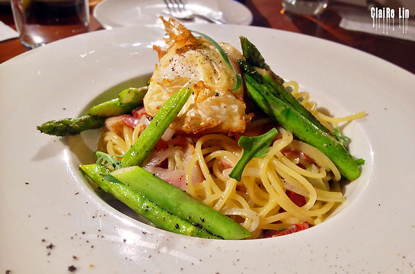 蔗燻培根蘆筍奶油義大利麵佐酥炸半熟水波蛋2