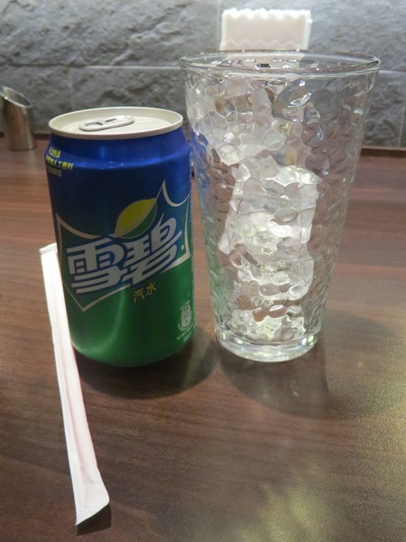 山頭火拉麵(京站店)：排隊有點火.吃完就消火的【山頭火拉麵/京站店】