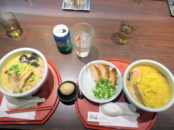 山頭火拉麵(京站店)：排隊有點火.吃完就消火的【山頭火拉麵/京站店】