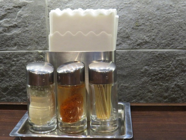 山頭火拉麵(京站店)：排隊有點火.吃完就消火的【山頭火拉麵/京站店】