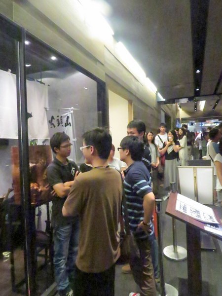 山頭火拉麵(京站店)：排隊有點火.吃完就消火的【山頭火拉麵/京站店】