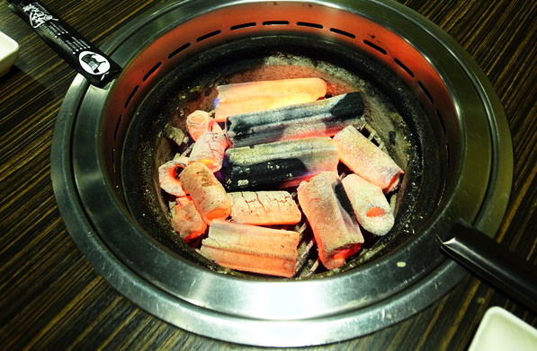 燒肉眾(新莊店):<新北|新莊|燒肉店>燒肉粽~燒肉眾傻傻分不清楚!明蝦紅蝦都很威!