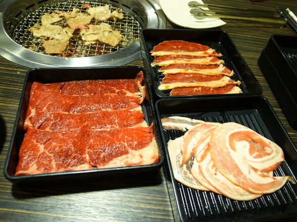 燒肉眾(新莊店):<新北|新莊|燒肉店>燒肉粽~燒肉眾傻傻分不清楚!明蝦紅蝦都很威!