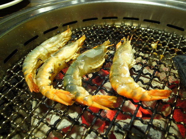 燒肉眾(新莊店):<新北|新莊|燒肉店>燒肉粽~燒肉眾傻傻分不清楚!明蝦紅蝦都很威!