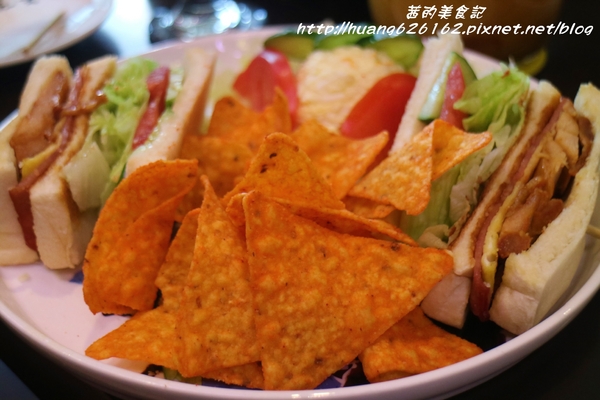 咖啡弄(劍潭店):【台北士林區】精緻下午茶『咖啡弄-劍潭店』鬆餅/三明治/咖啡/水果茶/輕食/捷運劍潭站