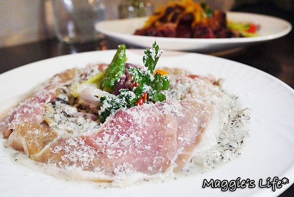 Dancing Pig 豬跳舞小餐館：◆台北東區美食。捷運國父紀念館【DANCING PIG豬跳舞小餐館】高CP值異國料理。免服務費