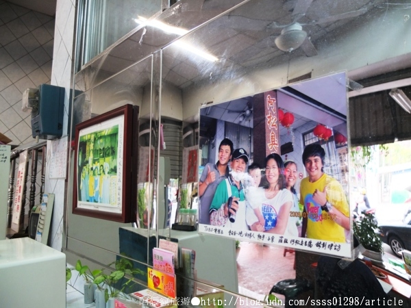 阿松臭豆腐:【美食特搜。台南新營區】阿松臭豆腐。創立於70年代的美味臭豆腐 甜辣醬汁挑逗人心