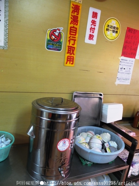 新營肉丸：【美食特搜。台南新營區】新營肉丸。新營地區家喻戶曉的老店 以手工製作保留古早味