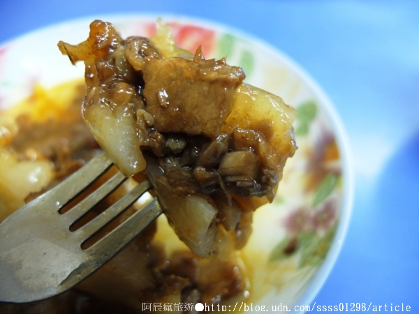 新營肉丸：【美食特搜。台南新營區】新營肉丸。新營地區家喻戶曉的老店 以手工製作保留古早味