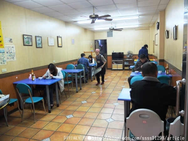 新營肉丸：【美食特搜。台南新營區】新營肉丸。新營地區家喻戶曉的老店 以手工製作保留古早味