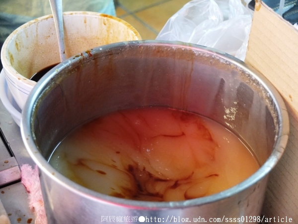 新營肉丸：【美食特搜。台南新營區】新營肉丸。新營地區家喻戶曉的老店 以手工製作保留古早味