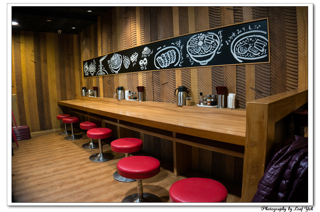 kitty貓拉麵,hello kitty拉麵,北海道旭川梅光軒拉麵,米其林推薦拉麵,旭川拉麵大賞,2012年北海道米其林紅色指南推薦,台北101美食,信義區拉麵,信義區美食,台北101拉麵,麻油拉麵,旭川醬油拉麵