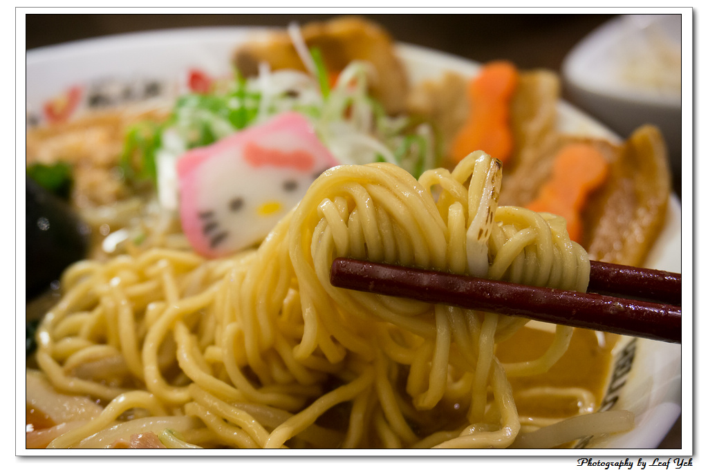 kitty貓拉麵,hello kitty拉麵,北海道旭川梅光軒拉麵,米其林推薦拉麵,旭川拉麵大賞,2012年北海道米其林紅色指南推薦,台北101美食,信義區拉麵,信義區美食,台北101拉麵,麻油拉麵,旭川醬油拉麵