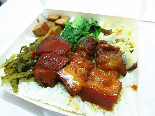 【板橋排隊美食】成昌食堂-連平日也在排隊的美食