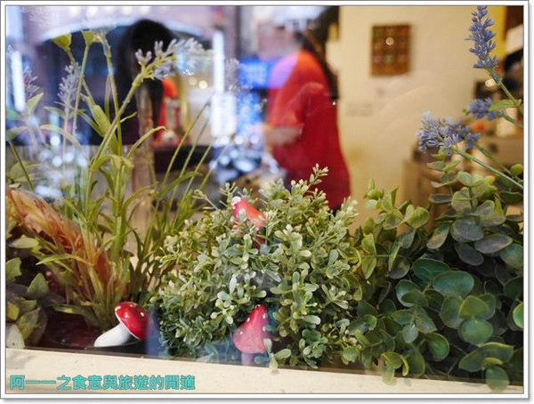 蘑菇森林義大利麵坊:捷運中山站美食 蘑菇森林義大利麵坊 牽絲焗烤雞排(讀者專屬優惠)~大份量可愛義式料理