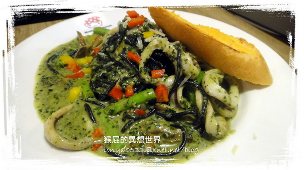 蘑菇森林義大利麵坊:【台北中山】蘑菇森林義大利麵坊超好吃墨魚麵!愛評網友滿100現折100!