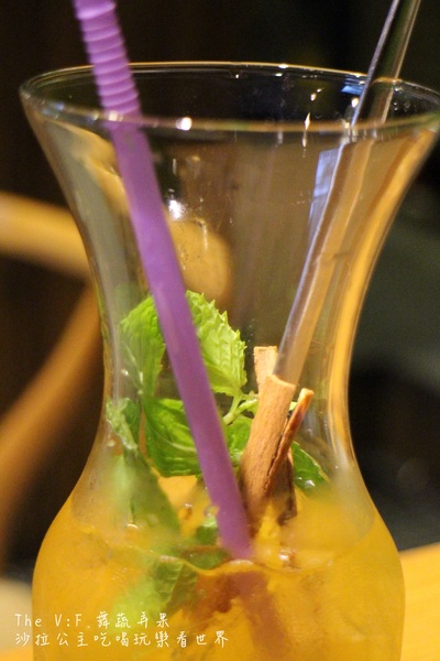 The V:F 舞蔬弄果(信義店):視覺饗宴下午茶『The V:F 舞蔬弄果』捷運大安森林公園站