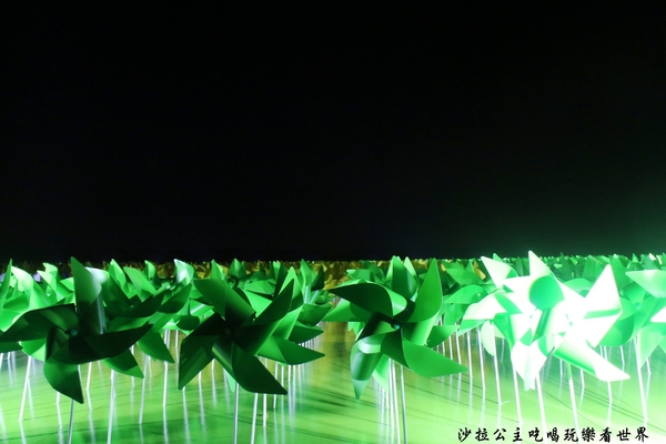 哆啦A夢地景：JCB中正紀念堂/萬支風車打造『哆啦A夢地景』捷運中正紀念堂站