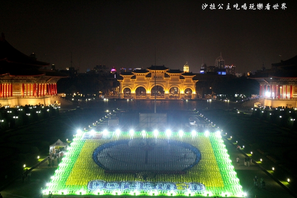 哆啦A夢地景：JCB中正紀念堂/萬支風車打造『哆啦A夢地景』捷運中正紀念堂站