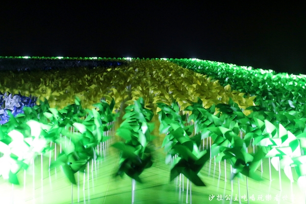 哆啦A夢地景：JCB中正紀念堂/萬支風車打造『哆啦A夢地景』捷運中正紀念堂站